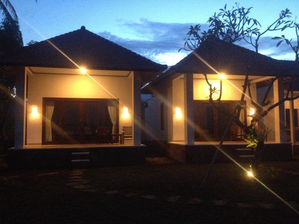 Soka Amed Beach Bilik gambar